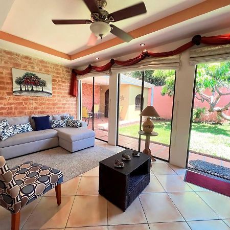 Beautiful Home W/ Backyard, Ac - Close To Airport Brasil Exteriör bild