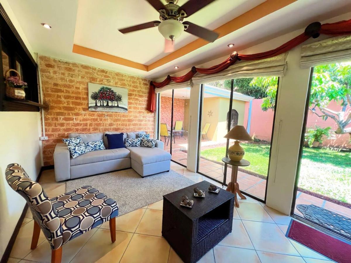 Beautiful Home W/ Backyard, Ac - Close To Airport Brasil Exteriör bild